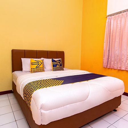 Spot On 2697 Homy House Hotel Semarang Bagian luar foto