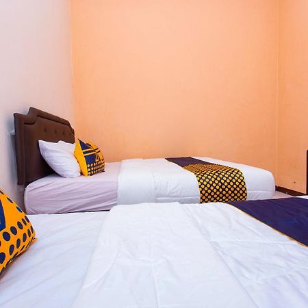 Spot On 2697 Homy House Hotel Semarang Bagian luar foto
