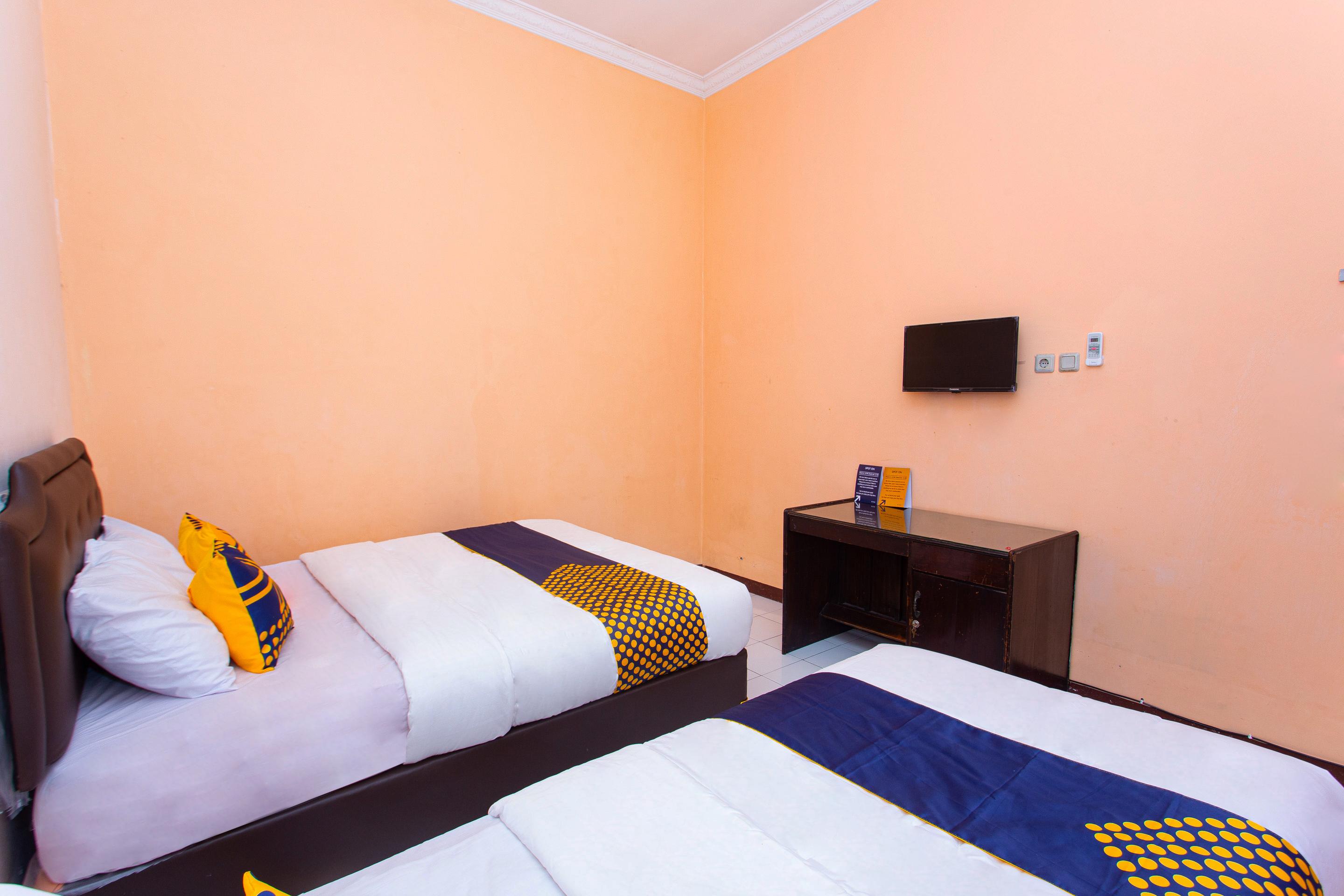 Spot On 2697 Homy House Hotel Semarang Bagian luar foto