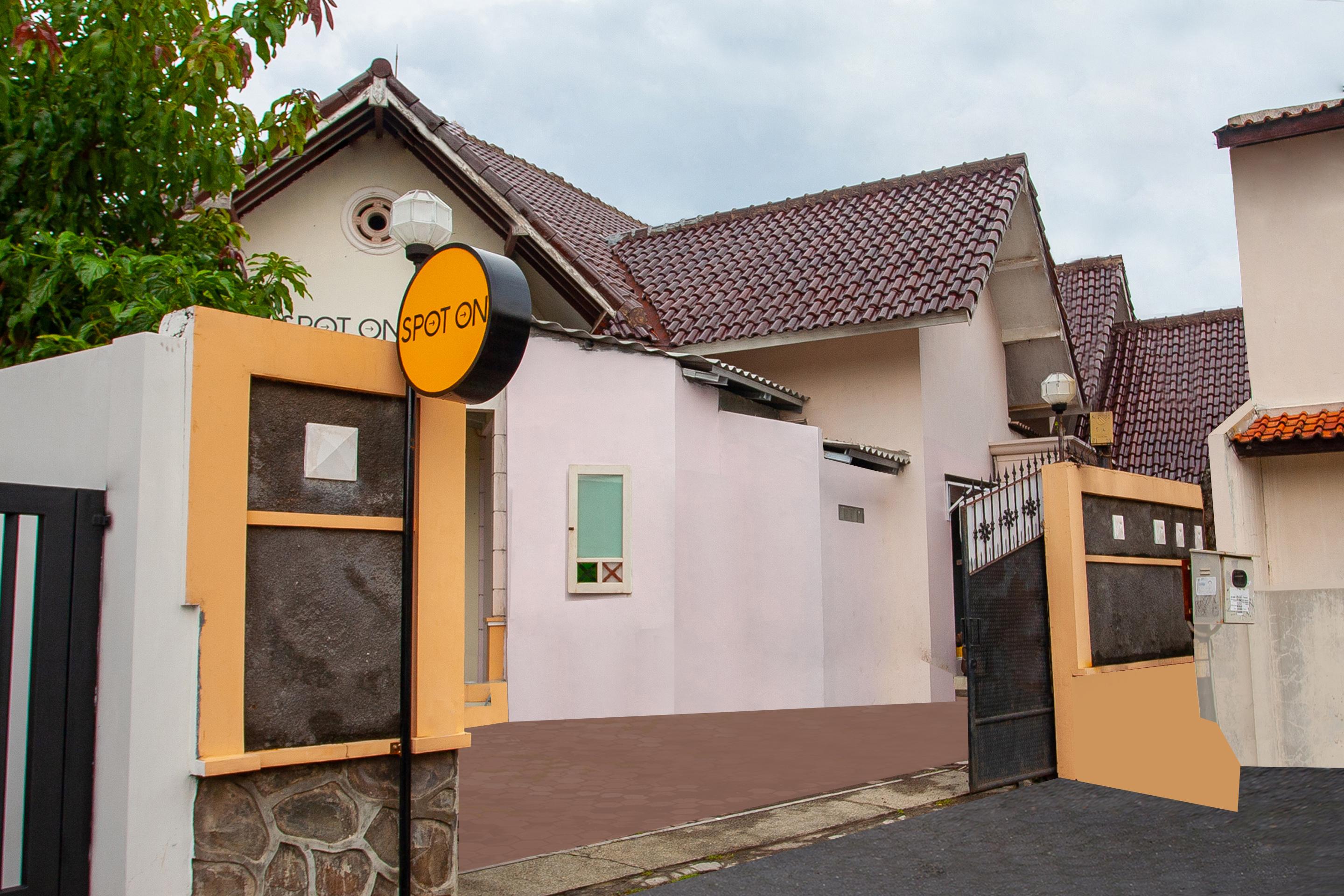 Spot On 2697 Homy House Hotel Semarang Bagian luar foto