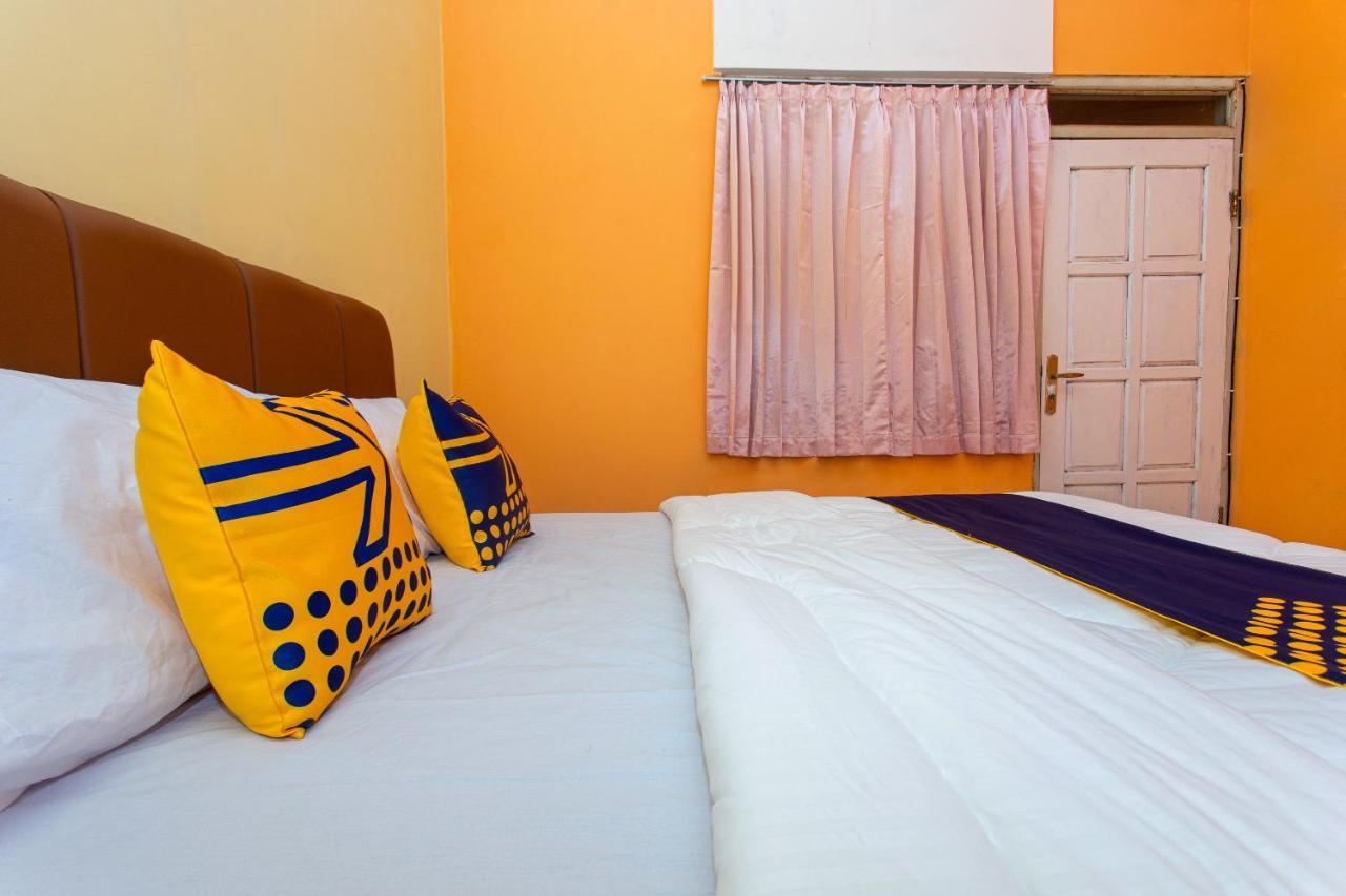 Spot On 2697 Homy House Hotel Semarang Bagian luar foto