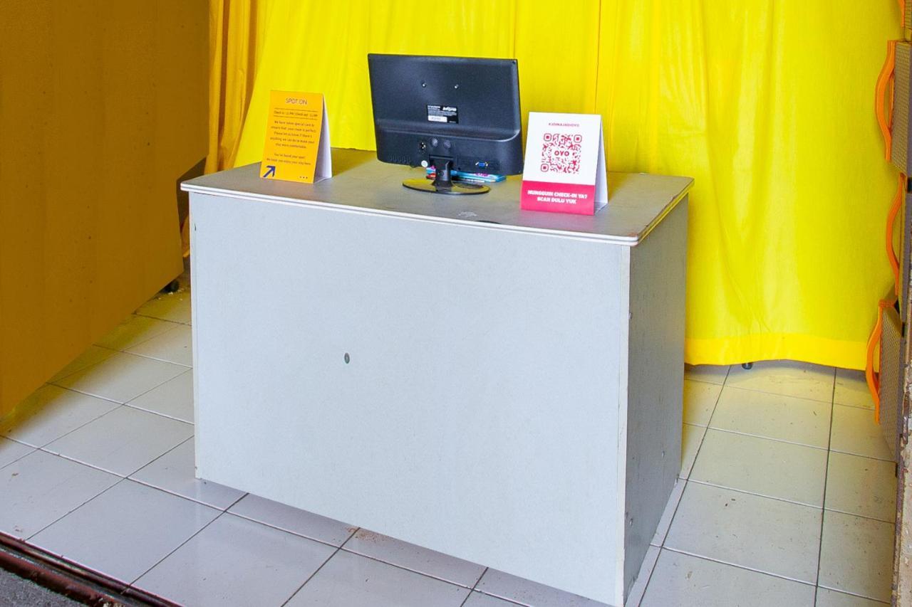 Spot On 2697 Homy House Hotel Semarang Bagian luar foto